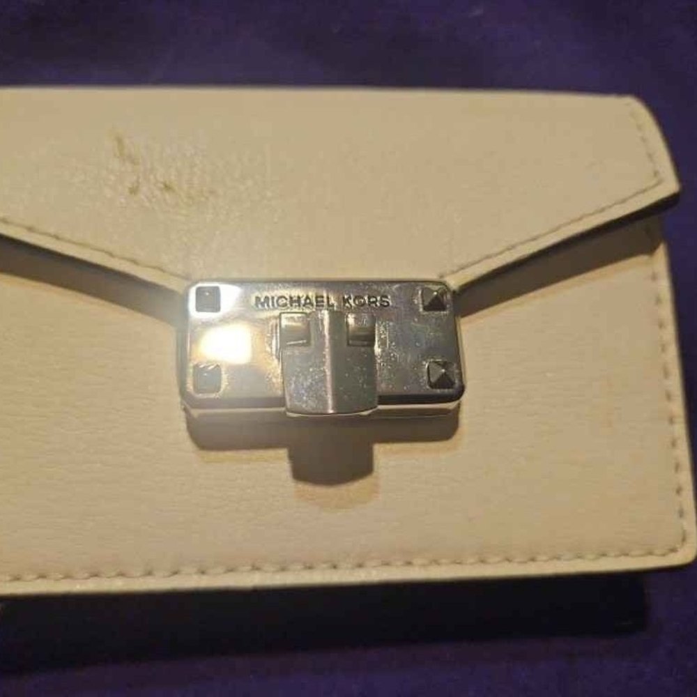 Michael Kors Cream Wallet
